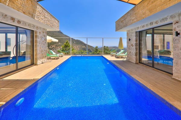 Villa Nihan-8, Süit Odalı, Isıtmalı Havuzlu, Markete Yakın Villa 3