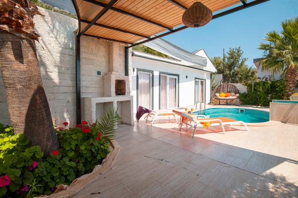 Villa Han-5, Deniz Manzaralı, Jakuzili ve Havuzlu 2