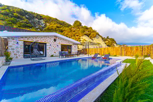 Villa Helen-4, Taş Mimarili, Jakuzili Muhafazakar Havuzlu Villa 1