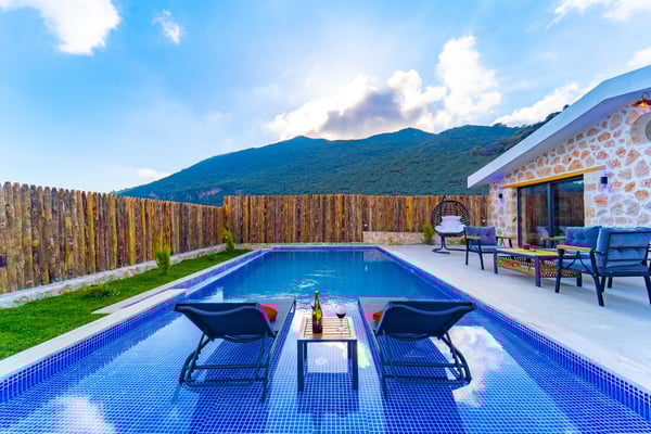 Villa Helen-4, Taş Mimarili, Jakuzili Muhafazakar Havuzlu Villa 2