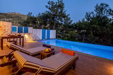Villa Asır-2, Jakuzili, Korunaklı Havuzlu Balayı Villası 3