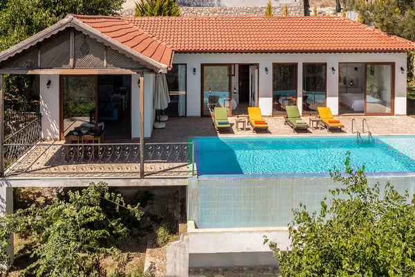 Villa Asil, Geniş Havuzlu, Deniz Manzaralı, Jakuzili Lüks Villa 1