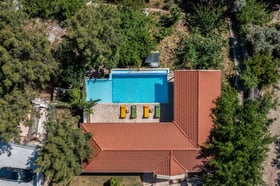 Villa Asil, Geniş Havuzlu, Deniz Manzaralı, Jakuzili Lüks Villa 2
