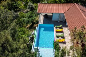 Villa Asil, Geniş Havuzlu, Deniz Manzaralı, Jakuzili Lüks Villa 3