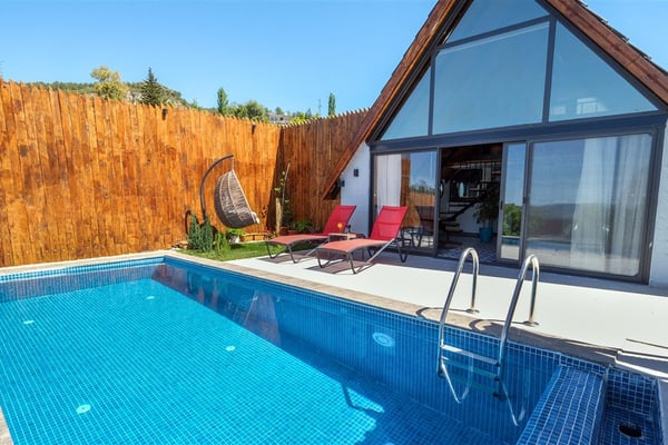 Villa Magic, Jakuzili, Doğa İçerisinde Geniş Havuzlu Villa 2