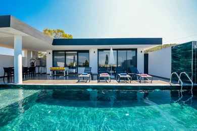 Villa Nur, Çift Jakuzili, Doğa İçerisinde, Korunaklı Havuzlu Villa 1