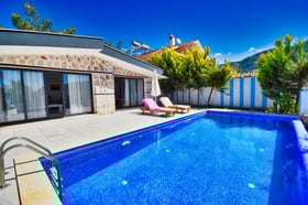 Villa Fulya, Süit Odalı, Doğa İçerisinde, Manzaralı ve Jakuzili Villa 1
