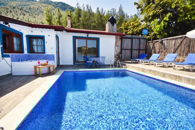 Villa Karya-2, Doğa İçerisinde, Jakuzili ve Havaalanına Yakın 1