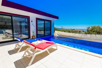 Villa Keyfe, İki Havuzlu, Manzaralı, Kapalı Havuzlu 2