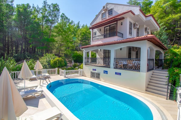 Villa Rodin, Market ve Restorana Yakın, Doğa İçerisinde Villa 3