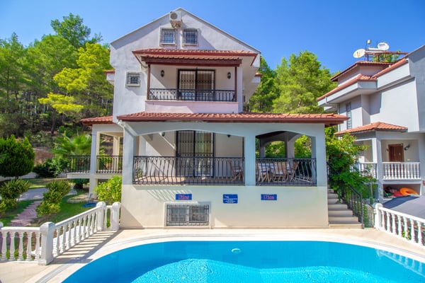 Villa Rodin, Market ve Restorana Yakın, Doğa İçerisinde Villa 2