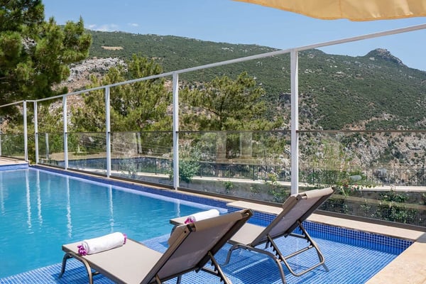 Villa Nihan-4, Kapalı Havuzlu, Deniz Manzaralı Lüks Villa 1