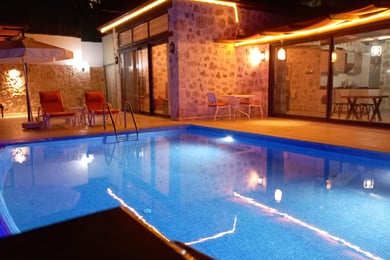 Villa Akari-2, Taş Mimarili ve Deniz Manzaralı 1