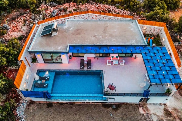 Villa Roni, Çocuk Parklı, Süit Odalı, Jakuzili Lüks Villa 2