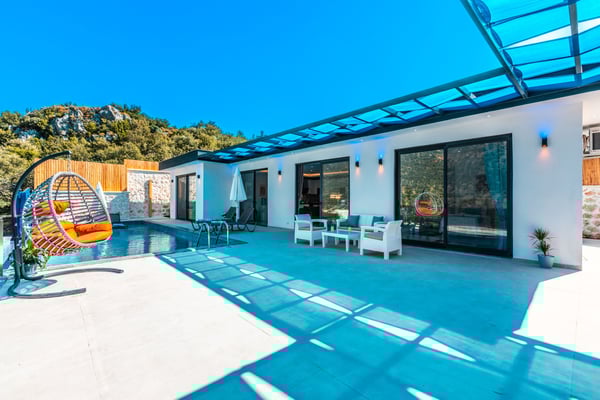Villa Roni, Çocuk Parklı, Süit Odalı, Jakuzili Lüks Villa 3