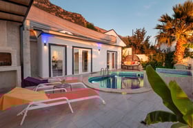 Villa Han-6, Süit Odalı, Jakuzili ve Havuzlu Balayı Villası 2