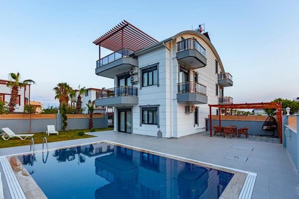 Villa Dem-3, Belek Bölesinde, 4 Odalı, Jakuzili 1