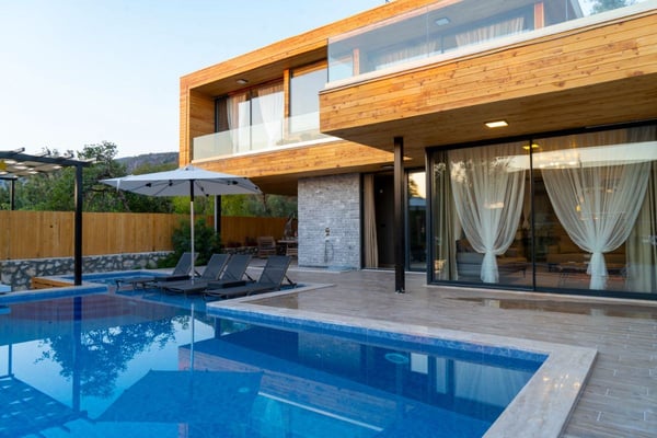 Villa Poyraz-3, Dört Kişilik, Korunaklı Havuzlu Muhteşem Villa 1