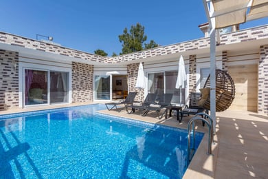 Villa Likya-5, Korunaklı Yüzme Havuzlu, Jakuzili Eşsiz Villa 3