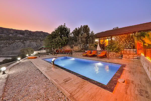 Villa Amadeus-1, Taş Mimarili, Denize Yakın Lüks Villa 1