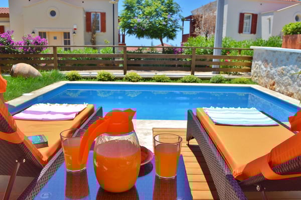 Villa Kalunta, Geniş Havuzlu, Sinema Odalı 2