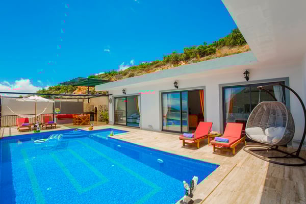 Villa Secret-1, Deniz Manzaralı, Isıtmalı Havuzlu, Muhafazakar Villa 2