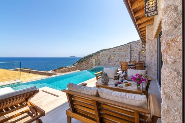 Villa Yerdeniz‑3, Denize Sıfır & Özel Plaj, Isıtmalı Havuz, 2 Odalı 3
