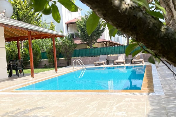 Villa Kırçıl, Belek Bölgesinde, Merkezi konumda ve 4 Odalı 2