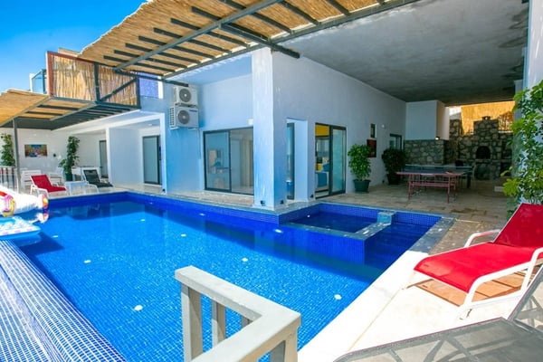 Villa Avun, Merkezi Konumda, Jakuzili, Lüks Korunaklı Villa 1