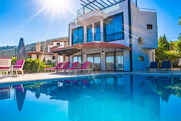 Villa İpek, Korunaklı Havuzlu, Jakuzili, Denize Yakın Villa 1