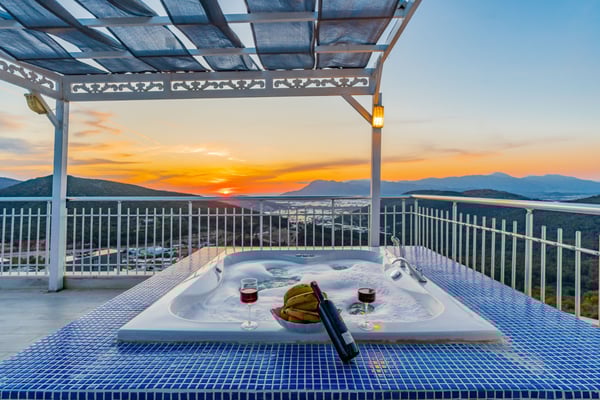 Villa Tabiat, Deniz Manzaralı, Korunaklı Yüzme Havuzlu, Jakuzili Lüks Villa 3
