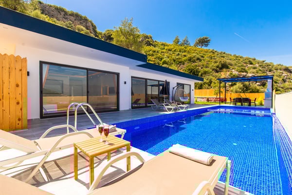 Villa River, Geniş Havuzlu, Doğa İçerisinde Beş kişilik Jakuzili Muhafazakar Villa 2