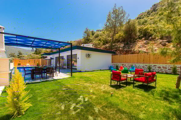 Villa River, Geniş Havuzlu, Doğa İçerisinde Beş kişilik Jakuzili Muhafazakar Villa 1