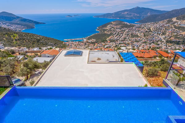 Villa Yelkin, Kalkan Bölgesinde, Deniz Manzaralı, Jakuzili Muhafazakar Villa 2