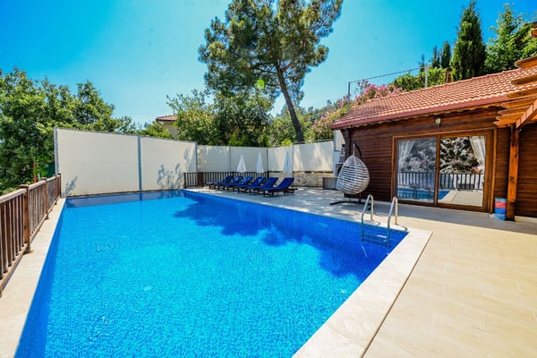 Villa Ladin, Geniş Yüzme Havuzlu, Kusursuz Manzaralı Villa 1