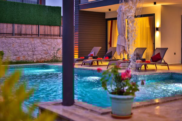 Villa Magnolia, Doğa İçerisinde, Geniş Havuzlu, Jakuzili Lüks Villa 3