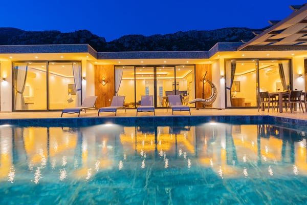 Villa Şeniz-2, Deniz Manzaralı, Saunalı, Havuzlu Lüks Villa 2