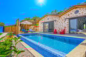 Villa Pigu-2, Taş Mimarili, Doğa İçerisinde Jakuzili Villa 1