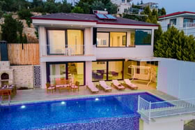 Villa Mısra-2, Isıtmalı Havuzlu, Jakuzili, Doğa İçerisinde Lüks Villa 2