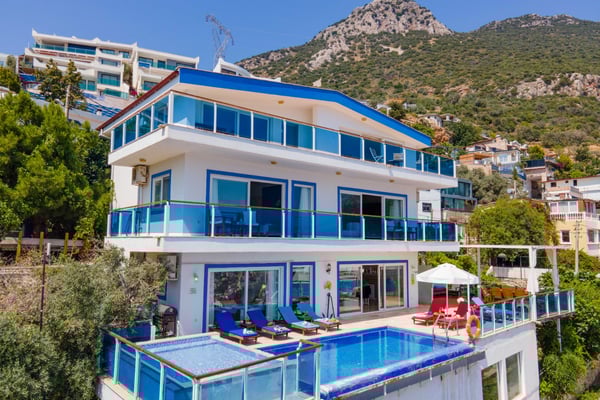 Villa Nazende, Deniz Manzaralı, Korunaklı, 10 Kişilik Lüks Villa 1