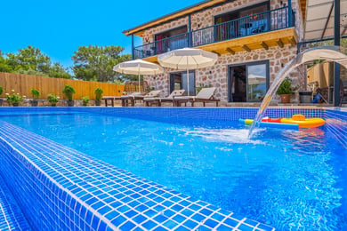 Villa Pigu-3, Taş Mimarili, Doğa İçerisinde Jakuzili 1