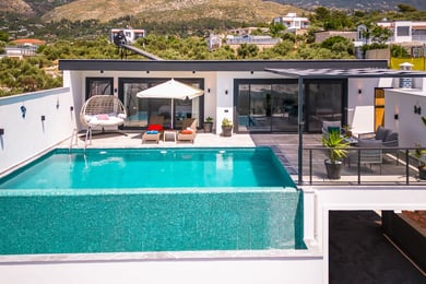 Villa Lafontaine-2, Korunaklı Havuzlu, Balayı Villası 2