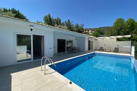 Villa Azure-2, Muhafazakar Villa, Jakuzi ve 2 Odalı 2