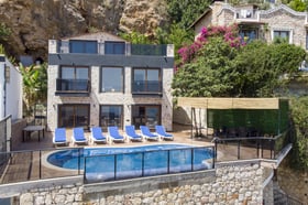 Villa Negundo, Muhteşem Manzaralı, Korunaklı Havuzlu Villa 1