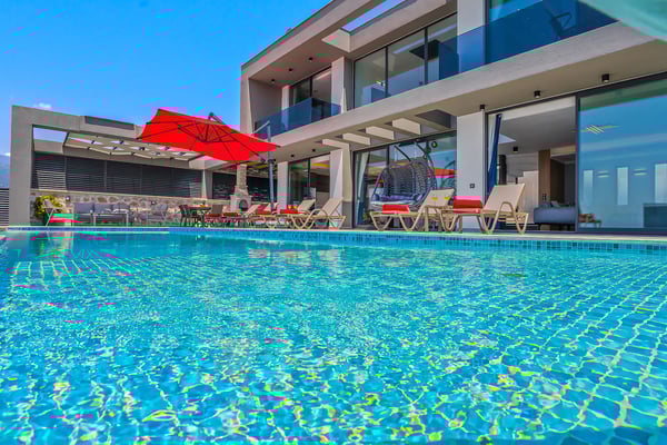 Villa Albertina-2, Hamam, Sauna ve Kapalı Havuzlu Villa 1