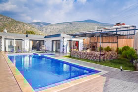 Villa Palmatom-1, Geniş Havuzlu, Süit Odalı, Jakuzili Villa 1