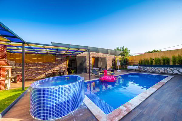 Villa Elvudi, Doğa İçerisinde, Çocuk Havuzlu, Jakuzili Balayı Villası 1