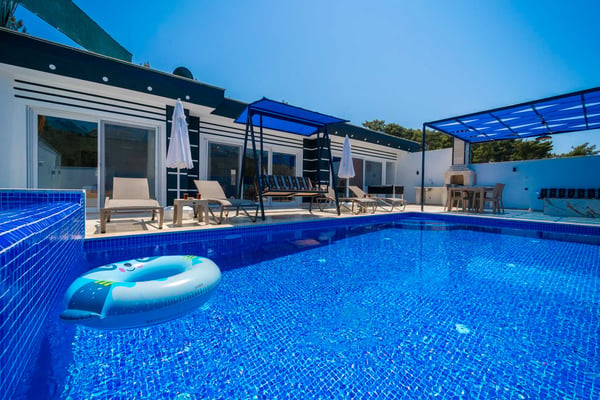 Villa Hoya, 2 Odalı, Jakuzili, Korunaklı Havuzlu 2