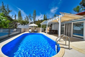 Villa Fulya-2 , Korunaklı Yüzme Havuzlu, Doğa İçerisinde Villa 1
