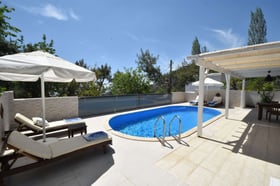 Villa Fulya-2 , Korunaklı Yüzme Havuzlu, Doğa İçerisinde Villa 3